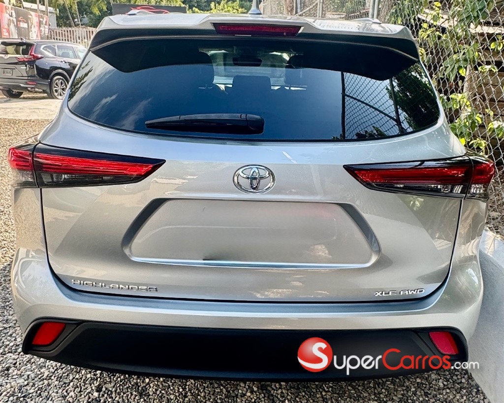 2021 Toyota Highlander XLE — foto 7 / 8