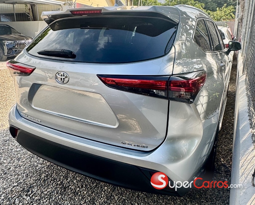 2021 Toyota Highlander XLE — foto 8 / 8