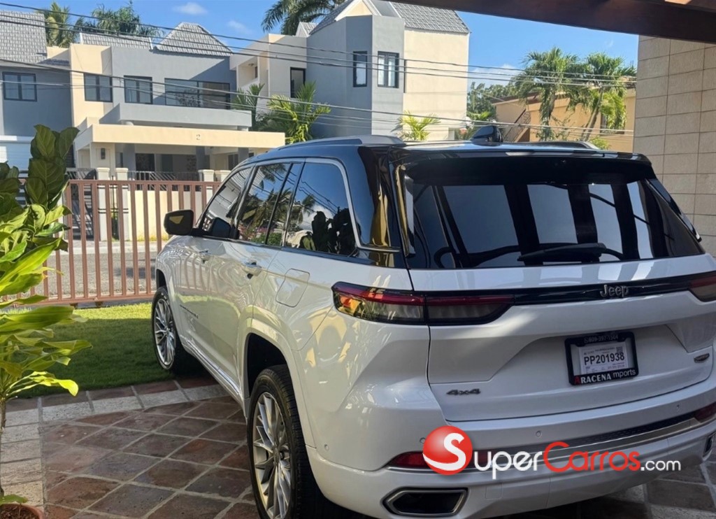 2022 Jeep Grand Cherokee SUMMIT — foto 4 / 12