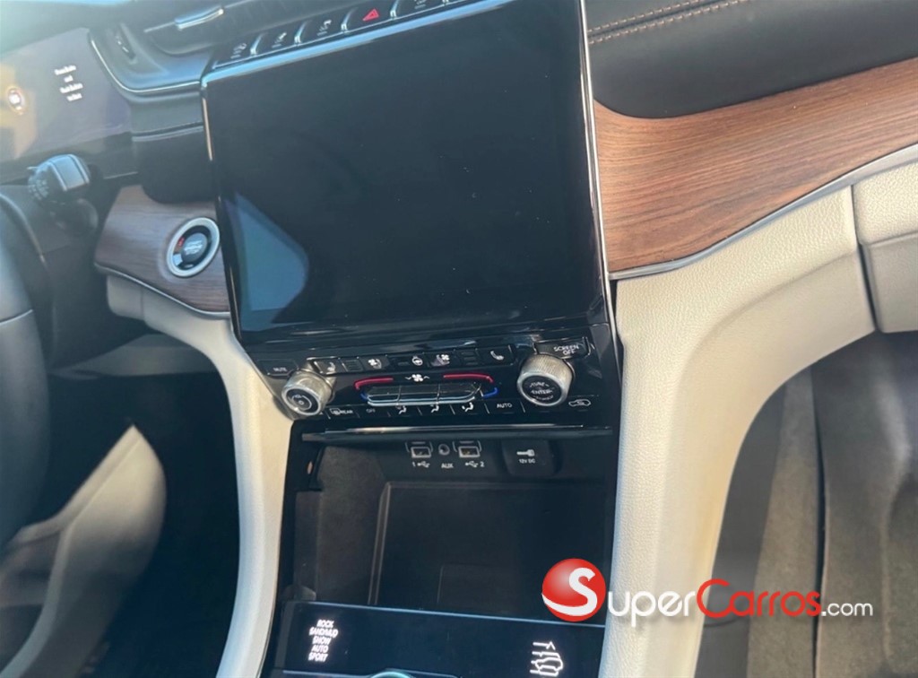 2022 Jeep Grand Cherokee SUMMIT — foto 8 / 12