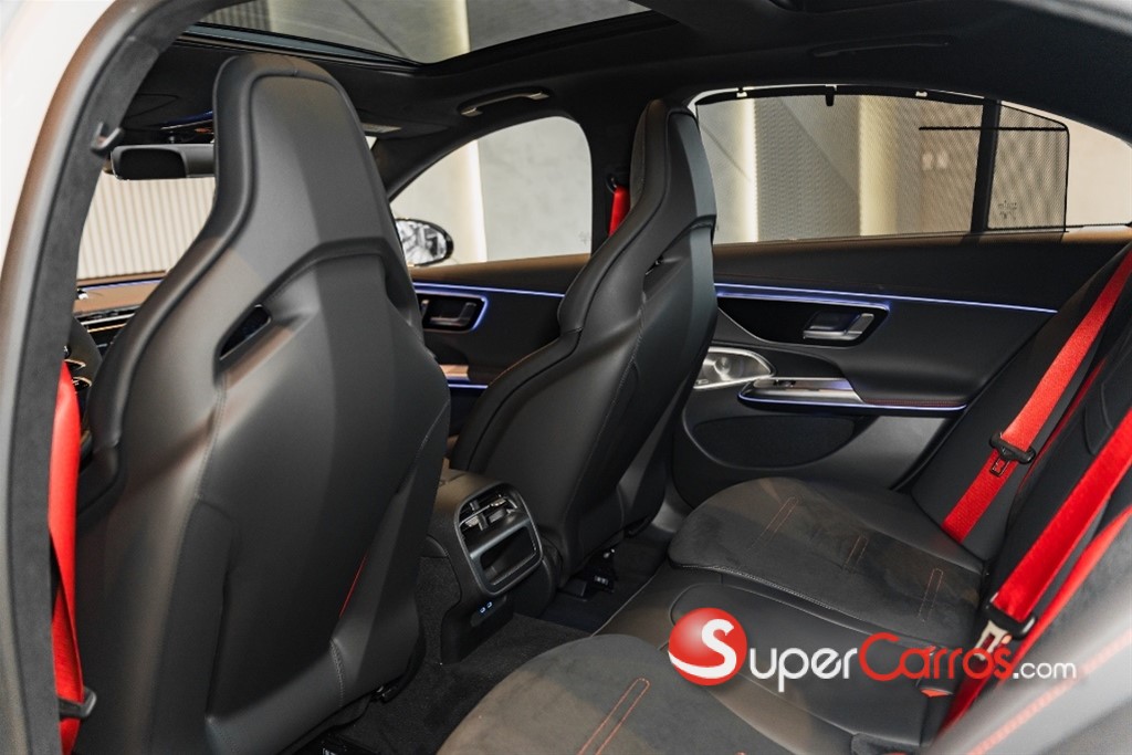 2025 Mercedes-Benz Clase E 53 AMG — foto 8 / 12