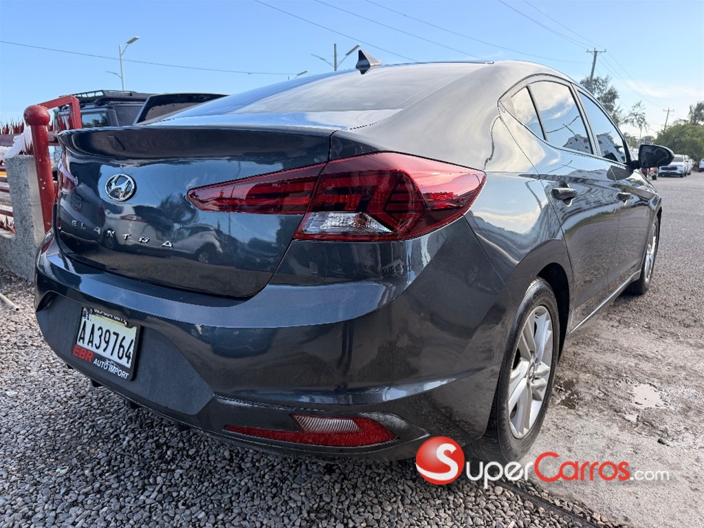 2020 Hyundai Elantra SEL — foto 3 / 8