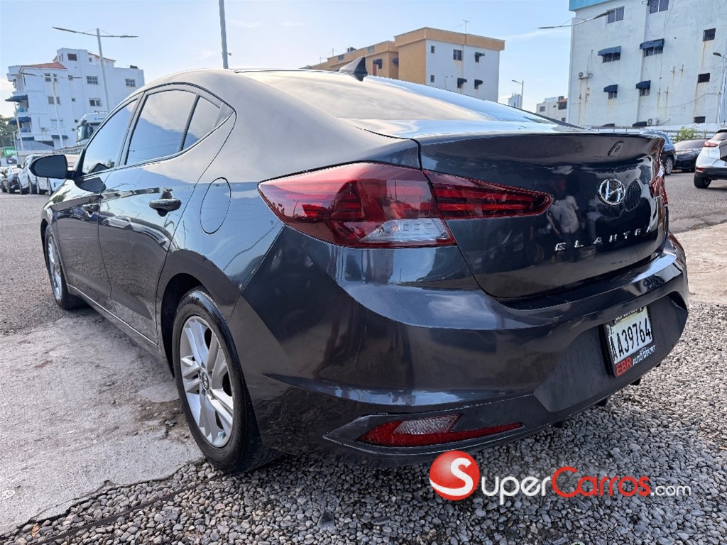 2020 Hyundai Elantra SEL — foto 4 / 8