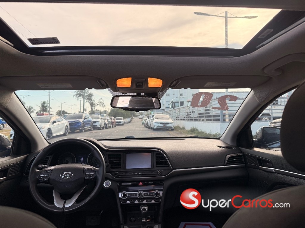 2020 Hyundai Elantra SEL — foto 5 / 8