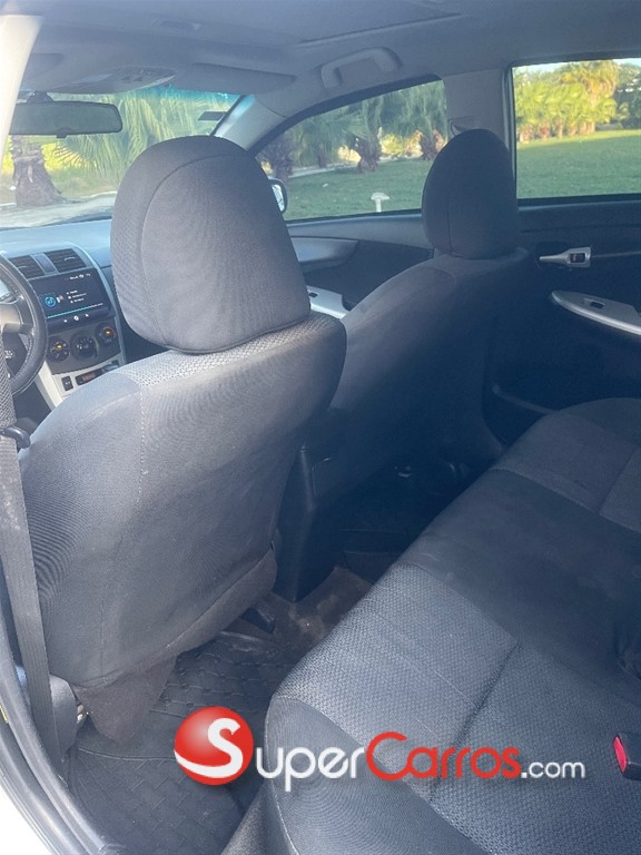 2010 Toyota Corolla S — foto 7 / 12