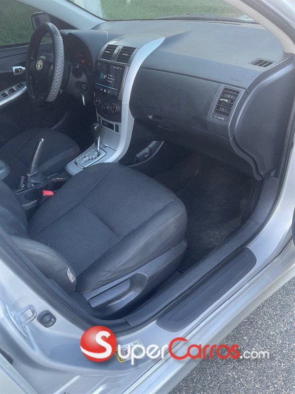 2010 Toyota Corolla S — foto 9 / 12