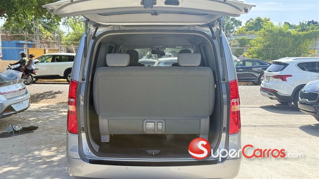 2021 Hyundai Grand Starex — foto 10 / 11