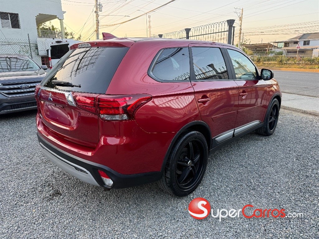 2020 Mitsubishi Motors Outlander — foto 4 / 10