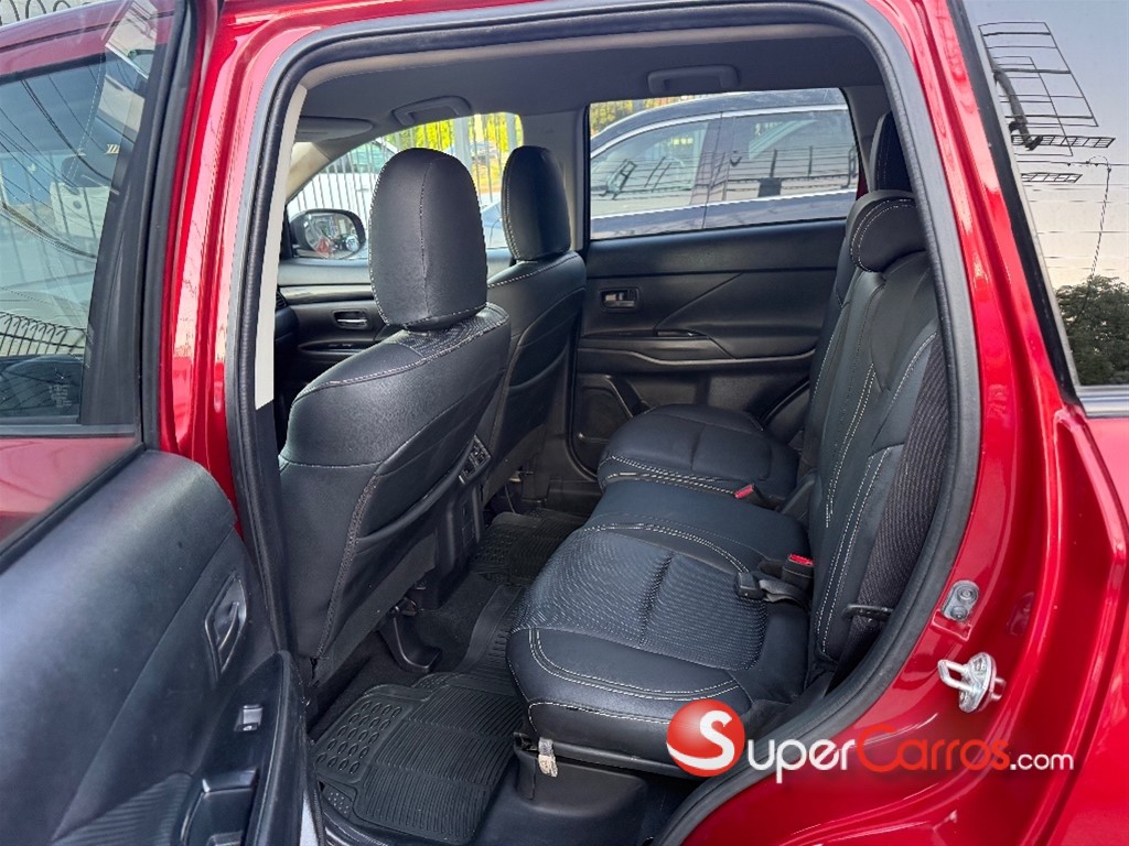2020 Mitsubishi Motors Outlander — foto 8 / 10