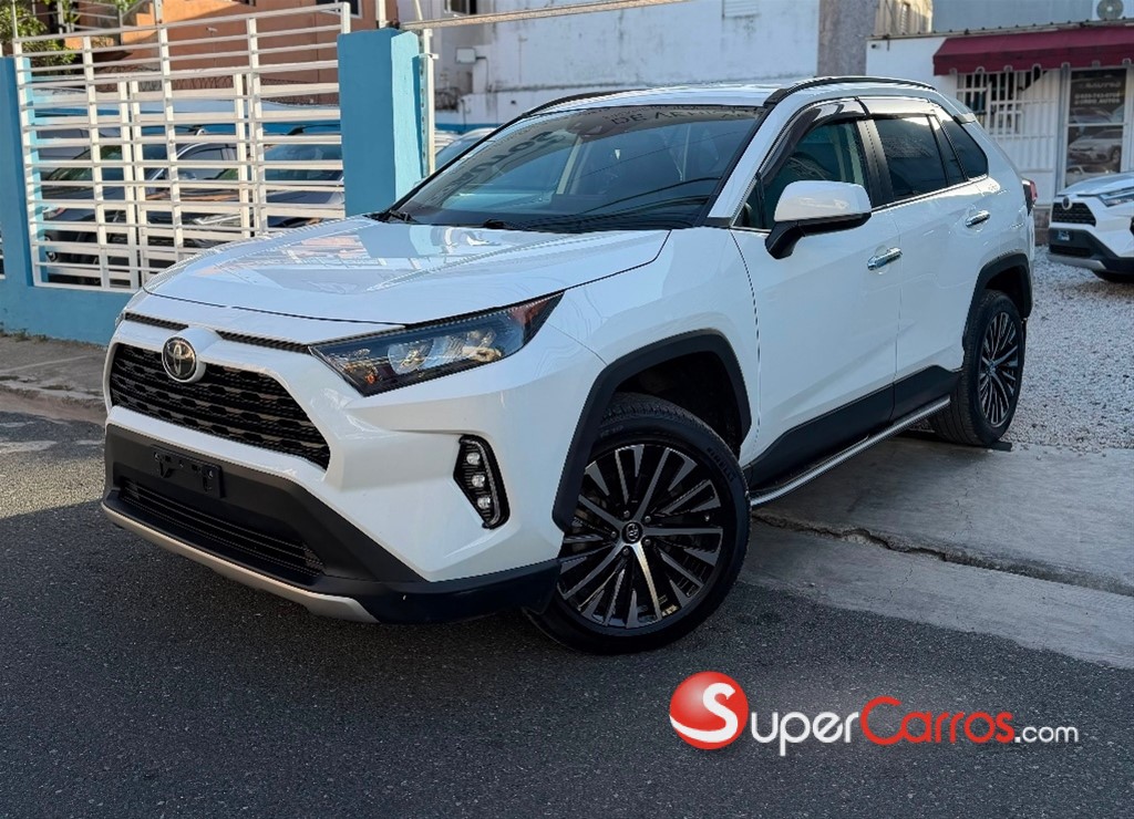 2020 Toyota RAV4 LE PLUS