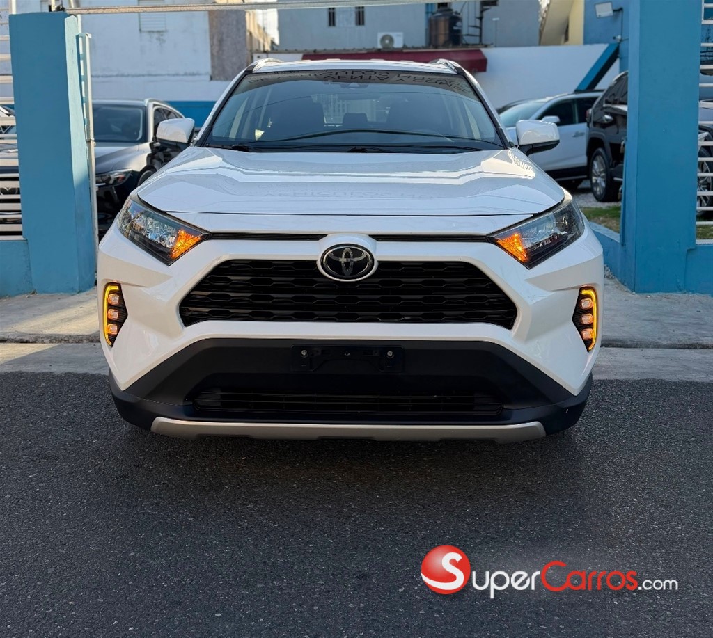 2020 Toyota RAV4 LE PLUS — foto 2 / 8