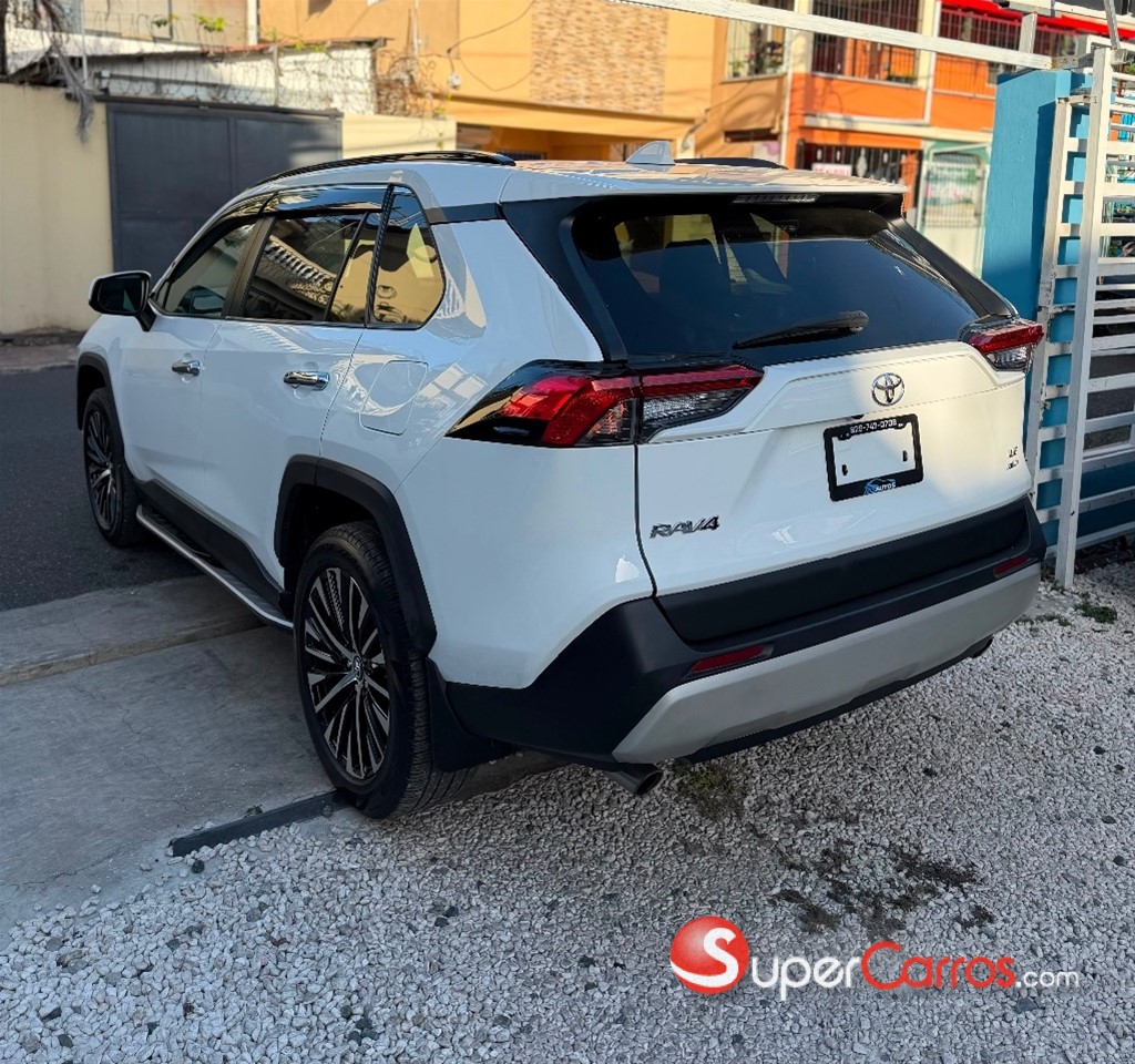 2020 Toyota RAV4 LE PLUS — foto 4 / 8