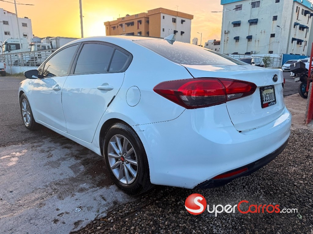 2018 Kia Forte LX — foto 3 / 8