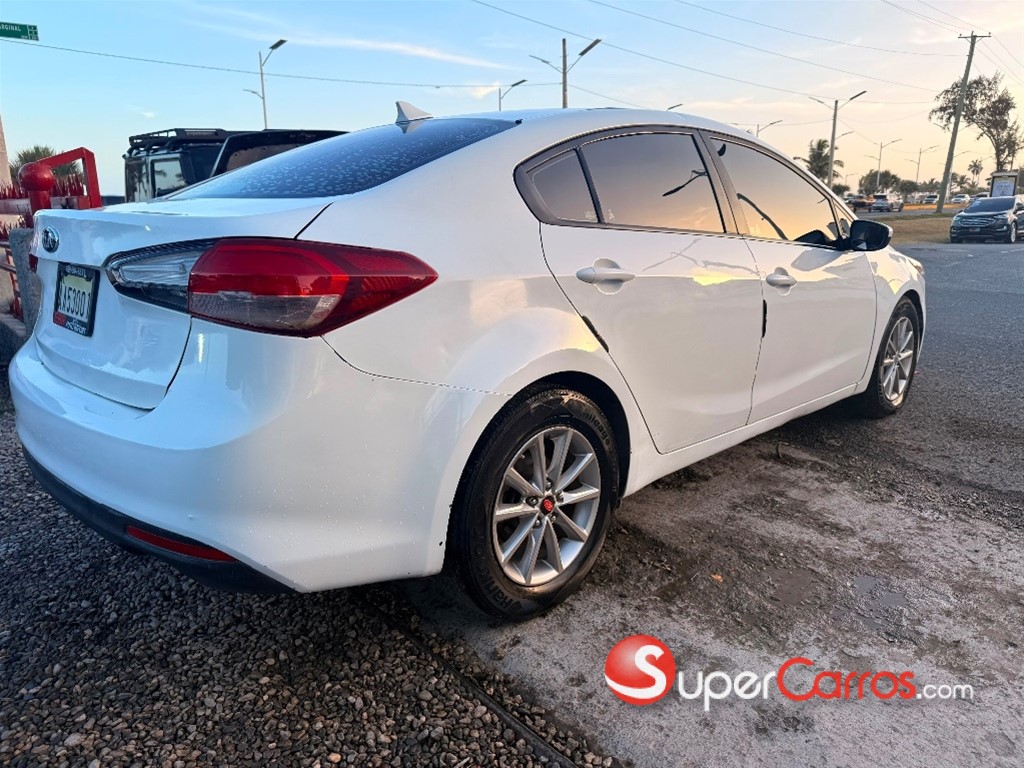2018 Kia Forte LX — foto 4 / 8