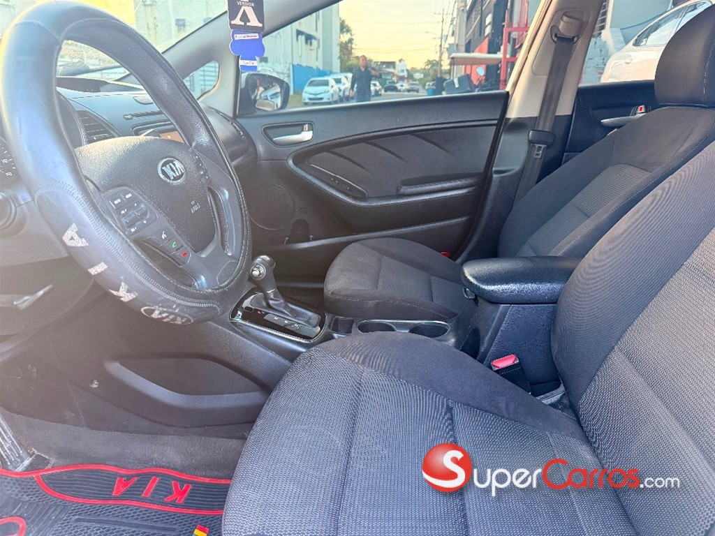 2018 Kia Forte LX — foto 5 / 8