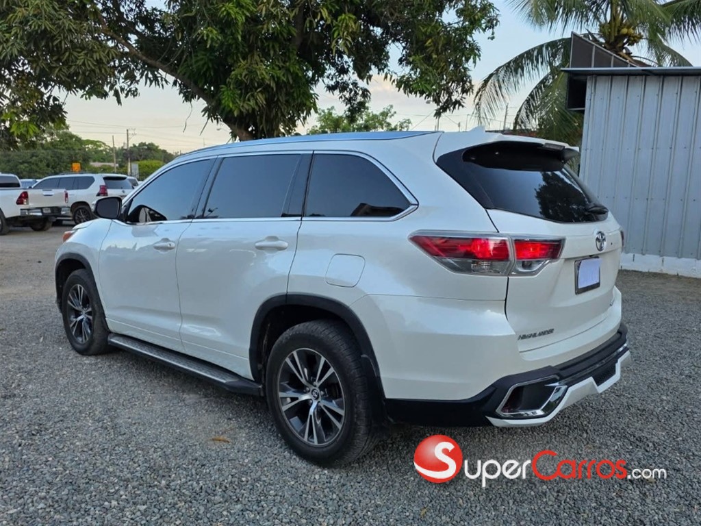 2016 Toyota Highlander XLE — foto 2 / 10