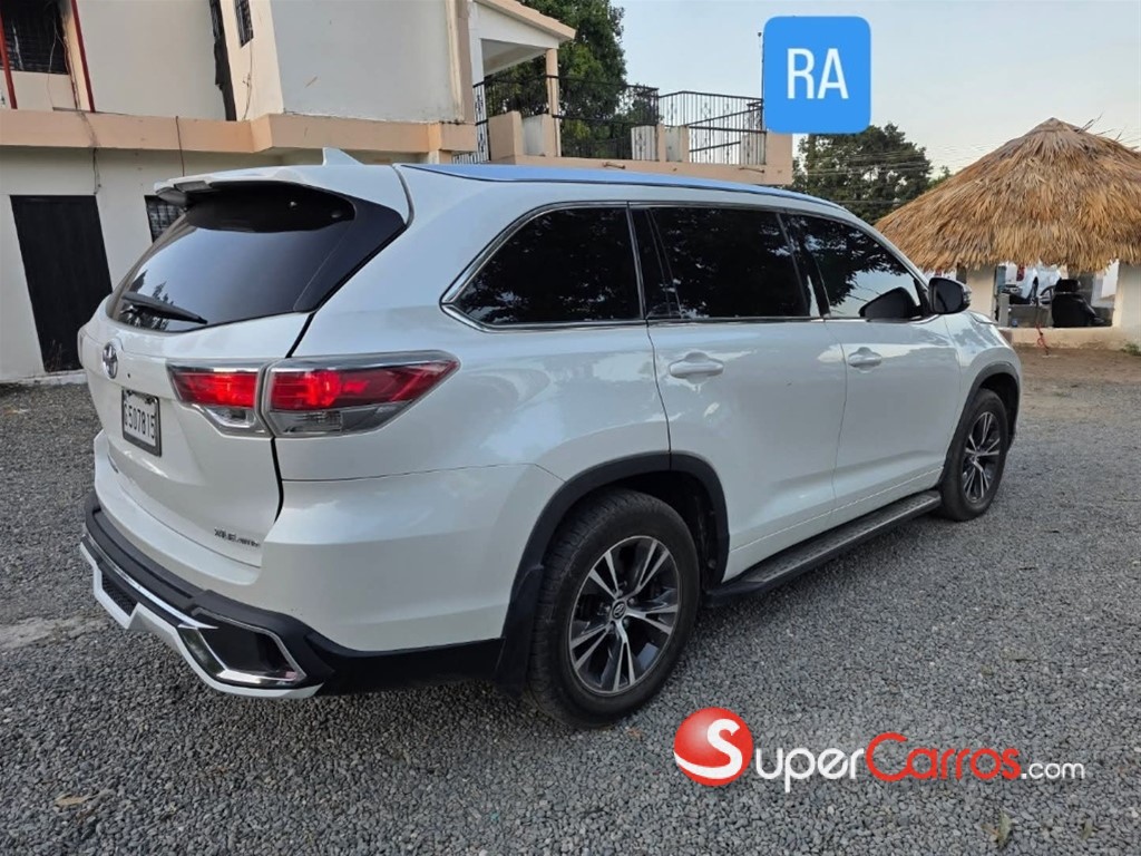 2016 Toyota Highlander XLE — foto 3 / 10