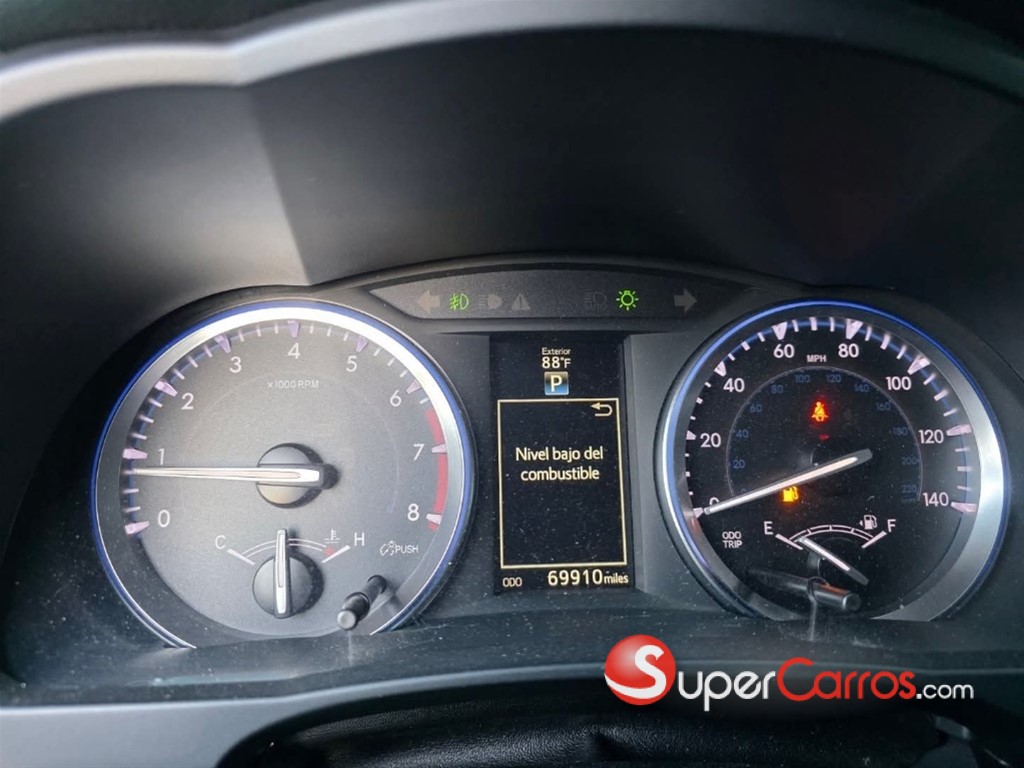 2016 Toyota Highlander XLE — foto 8 / 10