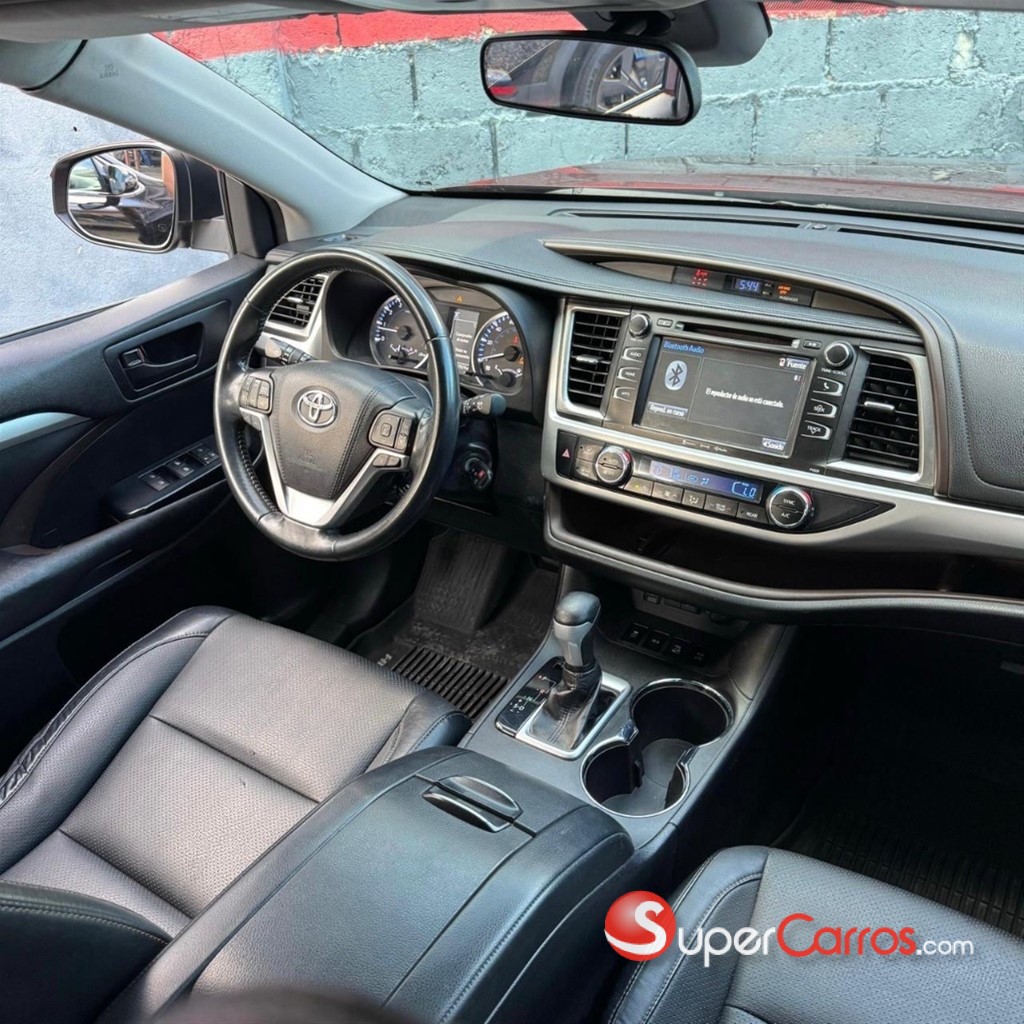 2018 Toyota Highlander LE Plus — foto 2 / 10