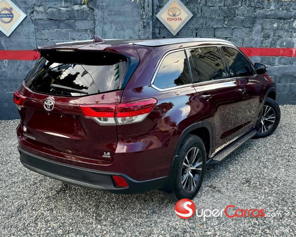 2018 Toyota Highlander LE Plus — foto 3 / 10