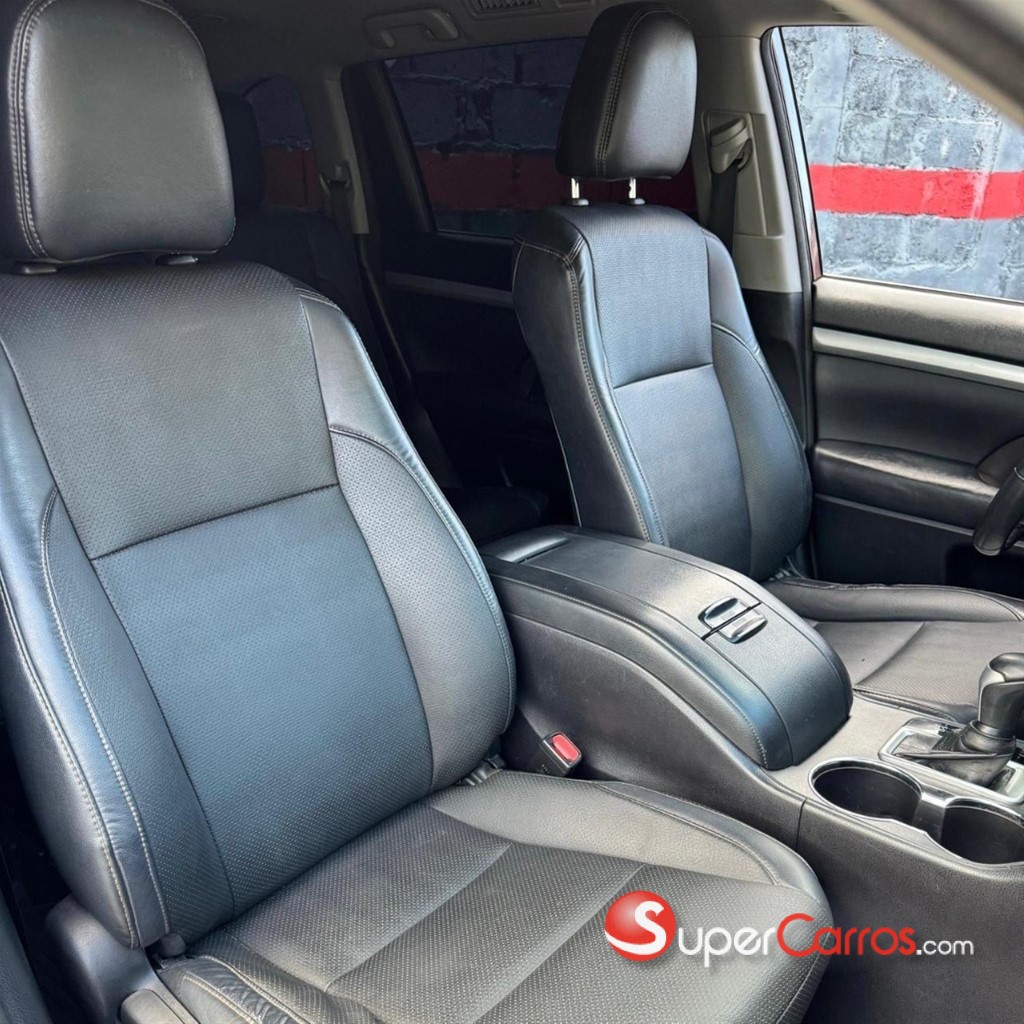 2018 Toyota Highlander LE Plus — foto 7 / 10