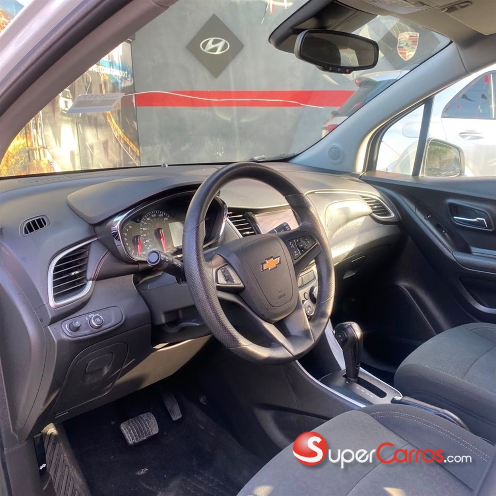 2020 Chevrolet Trax LS — foto 2 / 10