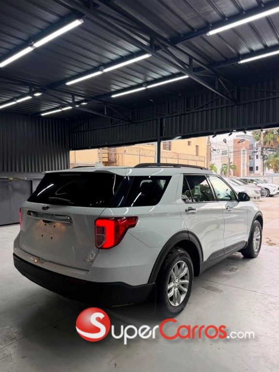 2020 Ford Explorer XLT 4WD — foto 4 / 10