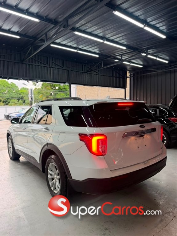 2020 Ford Explorer XLT 4WD — foto 6 / 10