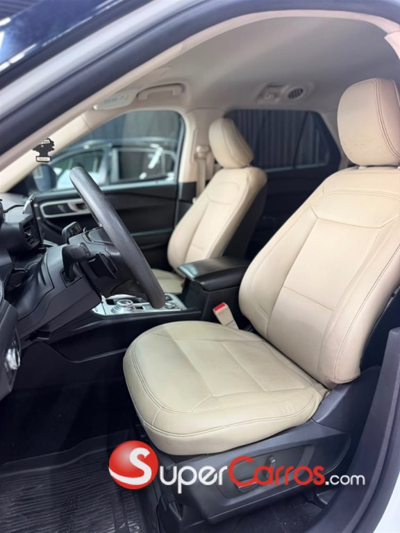 2020 Ford Explorer XLT 4WD — foto 8 / 10