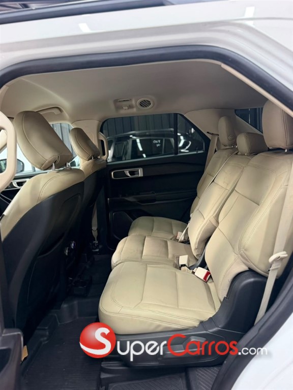 2020 Ford Explorer XLT 4WD — foto 9 / 10