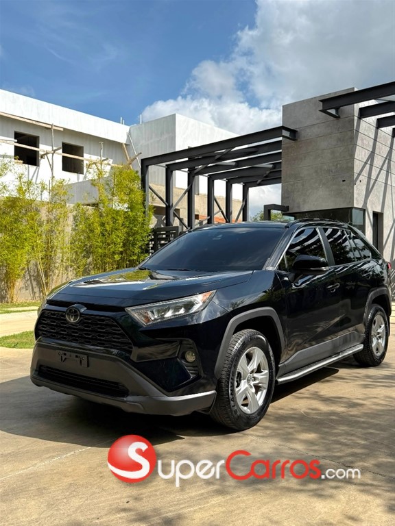 2020 Toyota RAV4 XLE