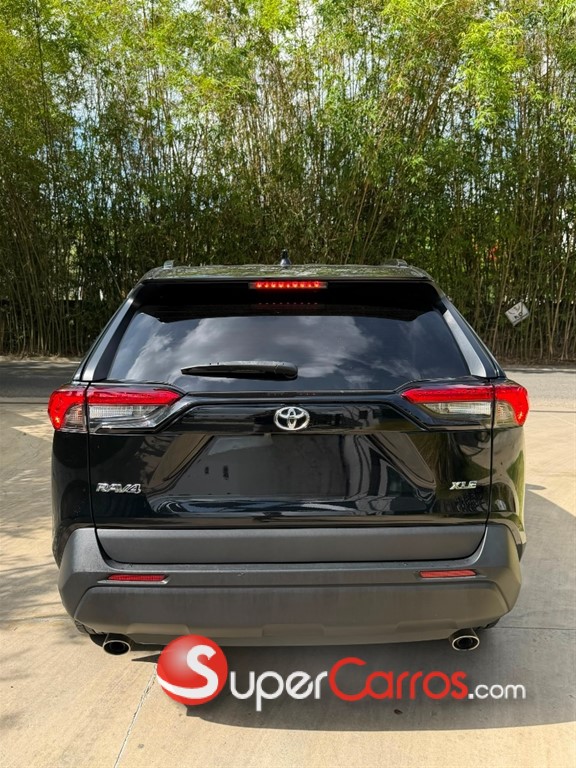 2020 Toyota RAV4 XLE — foto 4 / 12