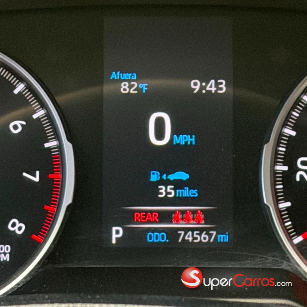 2020 Toyota RAV4 XLE — foto 6 / 12