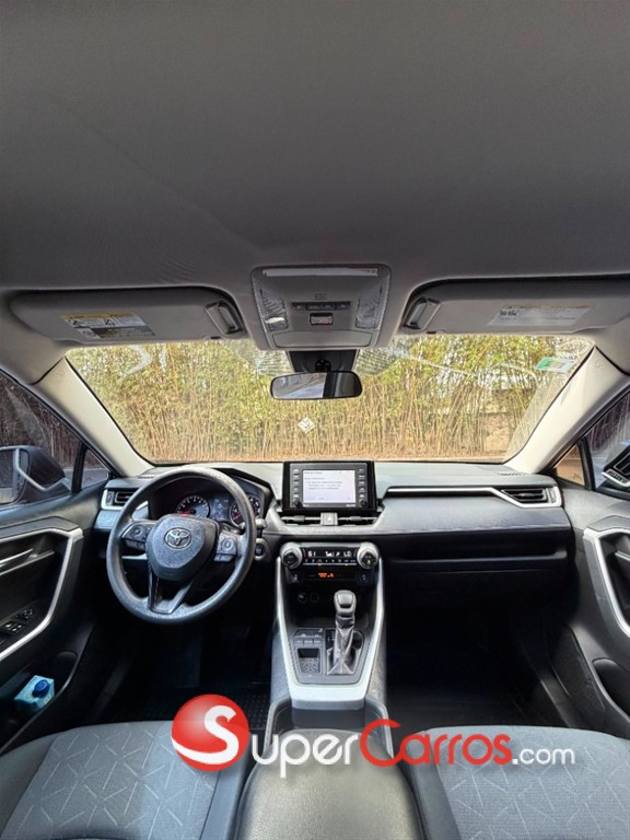 2020 Toyota RAV4 XLE — foto 10 / 12