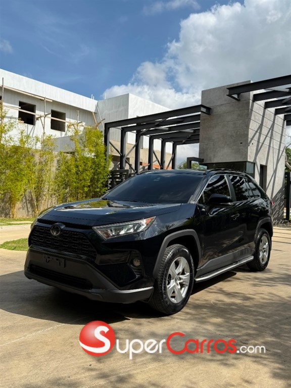2020 Toyota RAV4 XLE — foto 12 / 12