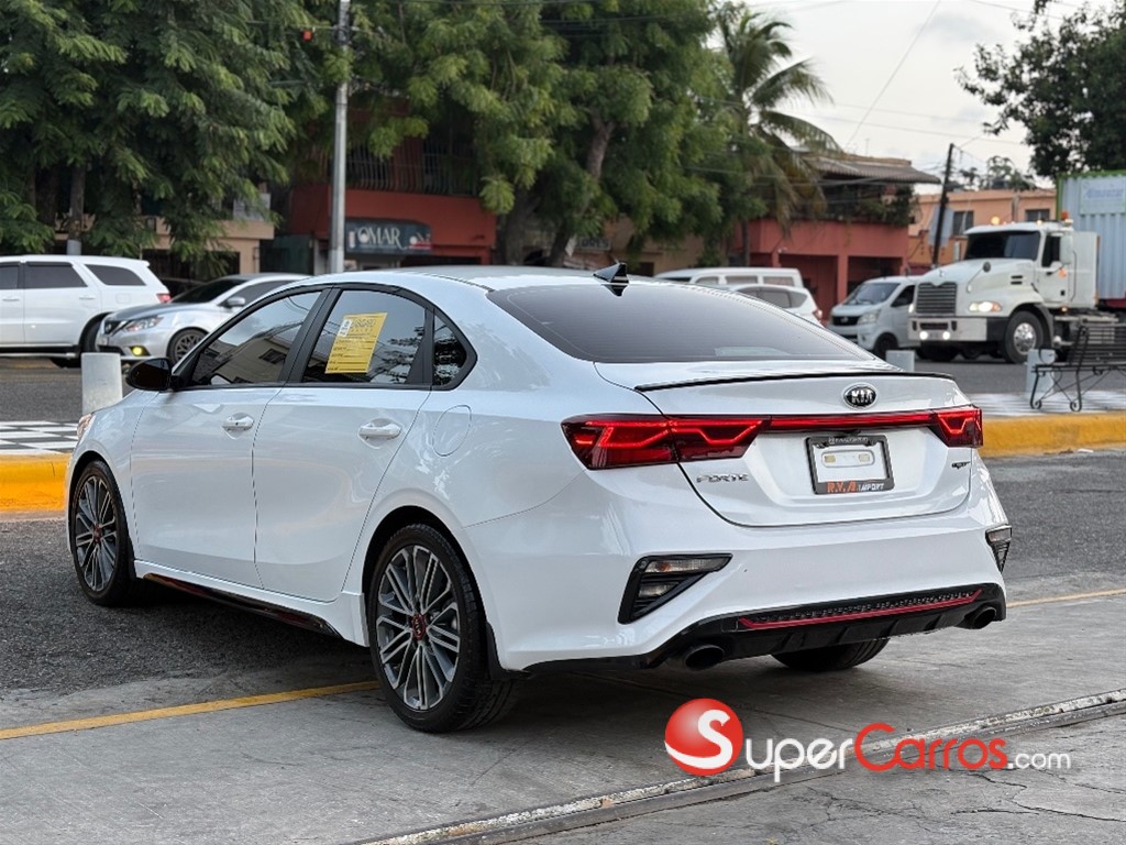 2021 Kia Forte GT — foto 7 / 9