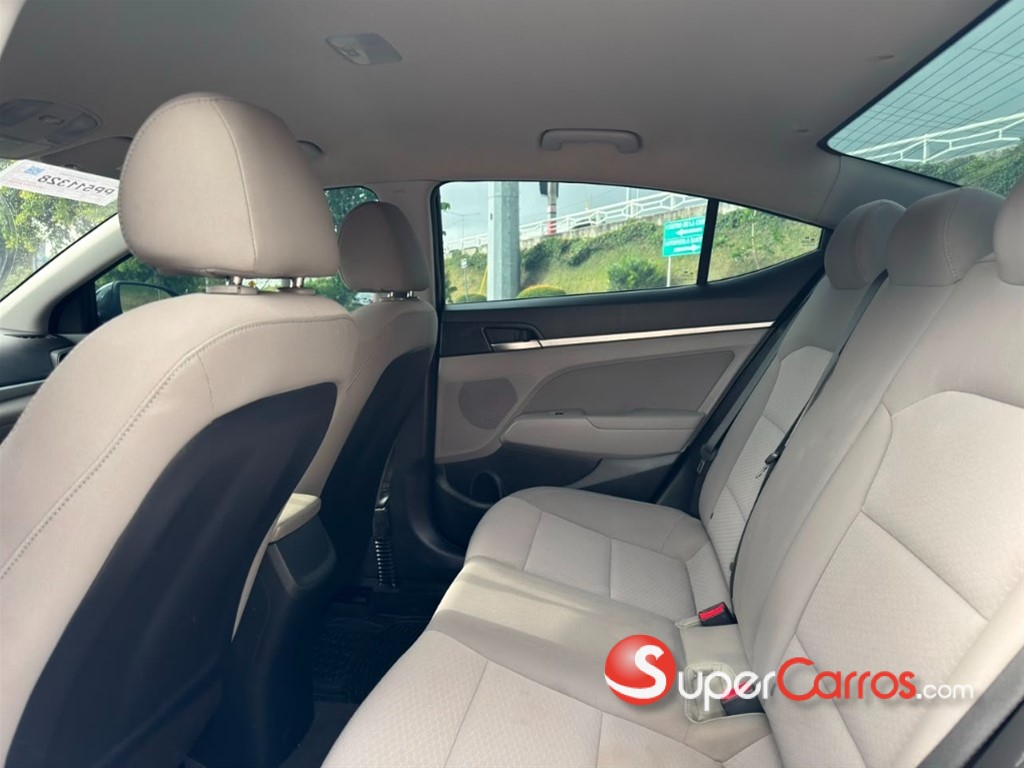 2020 Hyundai Elantra SEL — foto 5 / 12