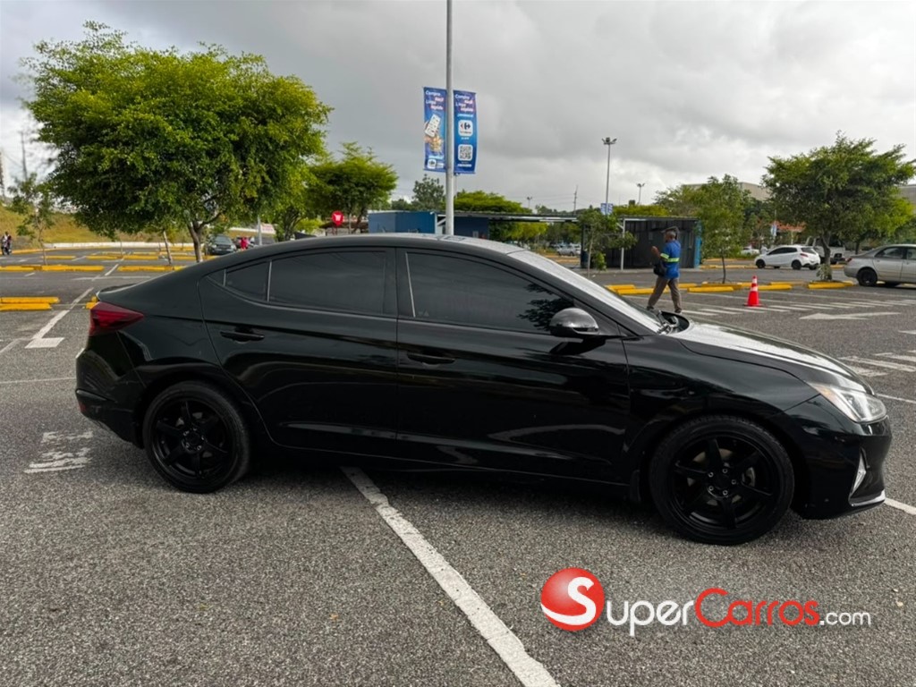 2020 Hyundai Elantra SEL — foto 11 / 12