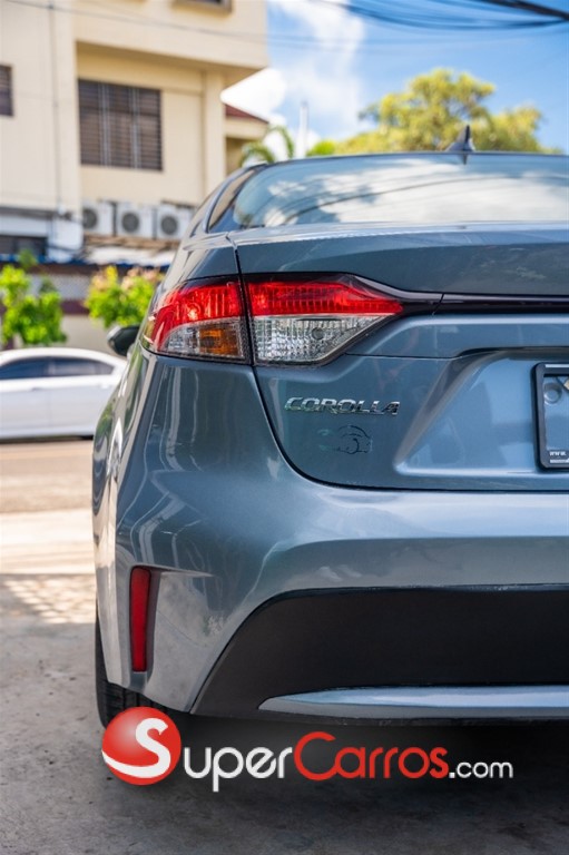 2022 Toyota Corolla LE — foto 11 / 12