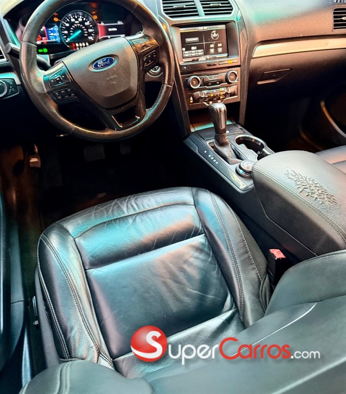 2016 Ford Explorer XLT 4WD — foto 4 / 10