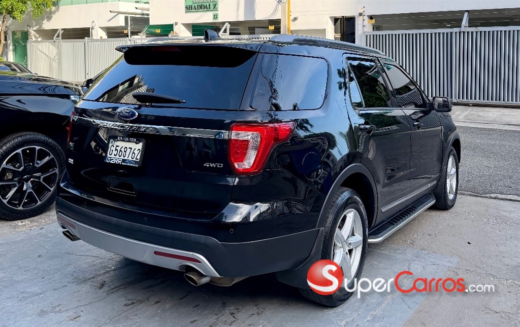 2016 Ford Explorer XLT 4WD — foto 9 / 10
