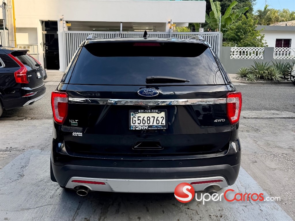 2016 Ford Explorer XLT 4WD — foto 10 / 10