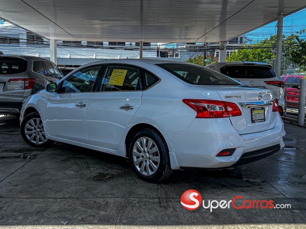 2019 Nissan Sentra S — foto 8 / 11
