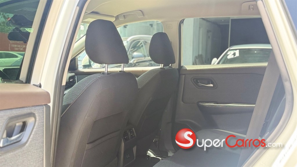 2021 Nissan Rogue SV FULL — foto 10 / 12