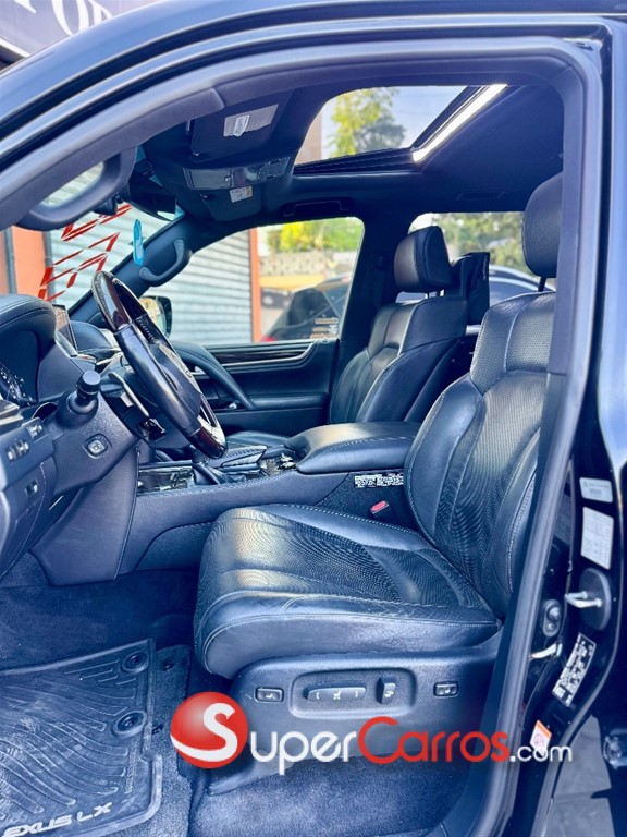 2018 Lexus LX 570 — foto 8 / 12