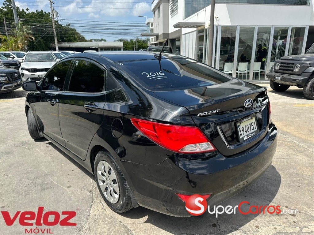 2016 Hyundai Accent — foto 3 / 8