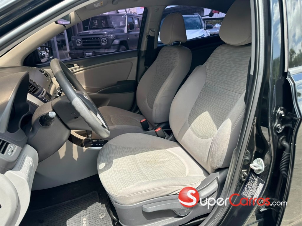 2016 Hyundai Accent — foto 8 / 8