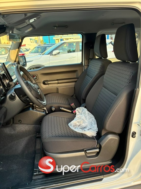 2027 Suzuki Jimny GLX — foto 8 / 11