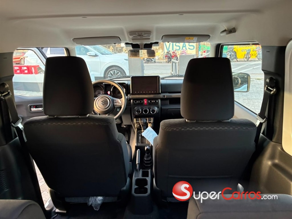 2027 Suzuki Jimny GLX — foto 9 / 11