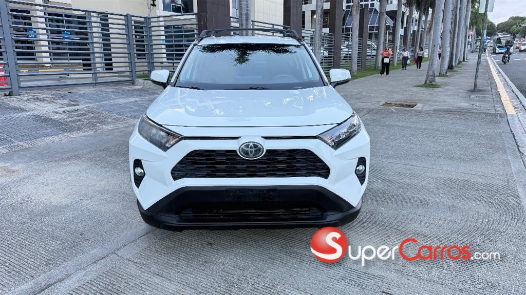 2021 Toyota RAV4 LE — foto 2 / 8